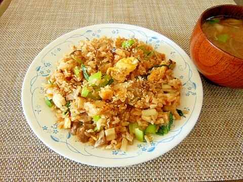 キムチと煮豚と小松菜の簡単チャーハン♪